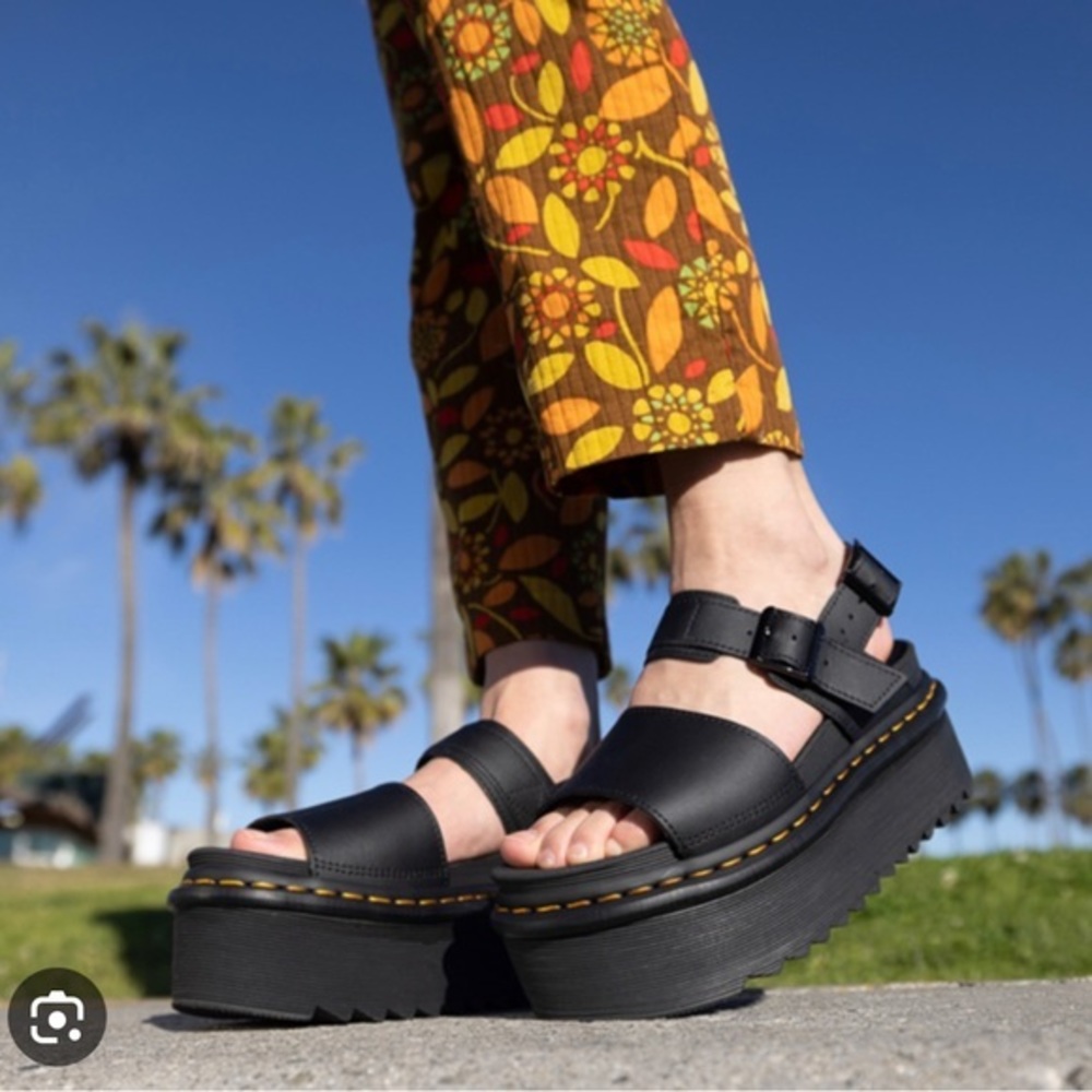 Dr.Marten VOSS WOMEN'S LEATHER STRAP PLATFORM SANDALS size 9